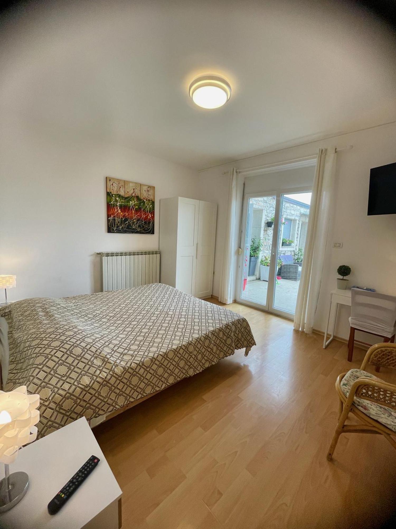 Viler Apartments Izola Eksteriør bilde